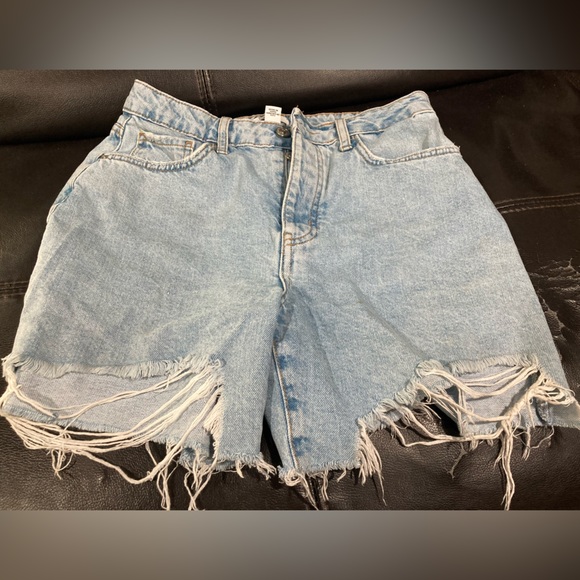 Forever 21 Size 26 denim shorts - Picture 5 of 6